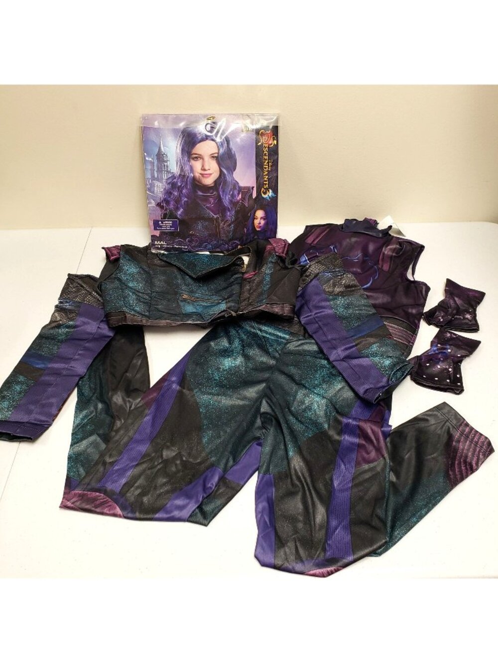 Disney Descendants 3 Mal Halloween Costume Jumpsuit Jacket Gloves Wig Size M 7-8